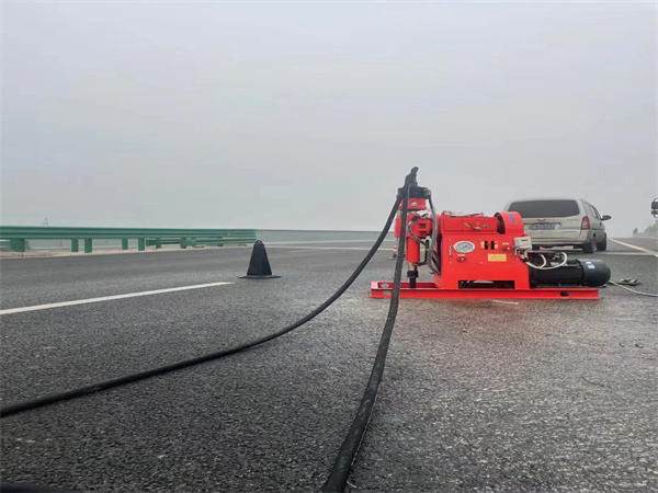 江岸马路路基路面开裂下沉注浆加固灌浆