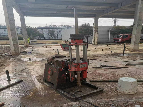 江岸袖阀管小导管注浆加固施工工艺